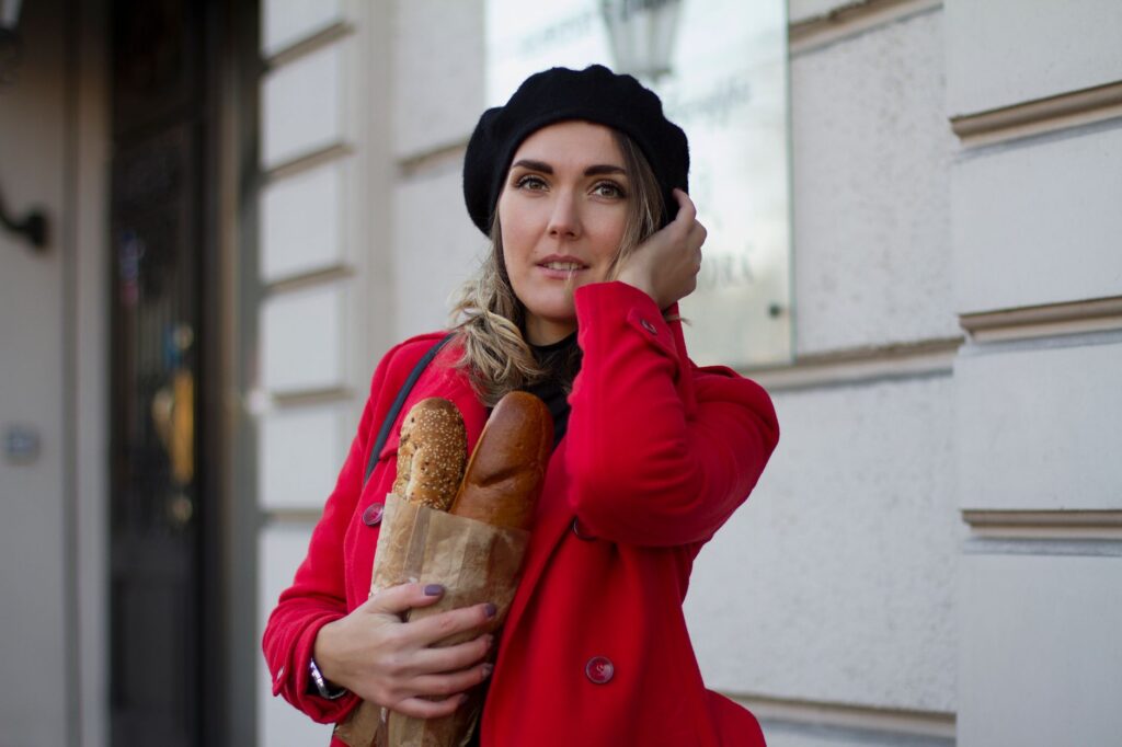 Francuski street style w fotografii: jak uchwycić paryski szyk na polskich ulicach?
